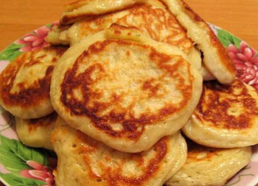 Hoe pannenkoeken koken met kefir?