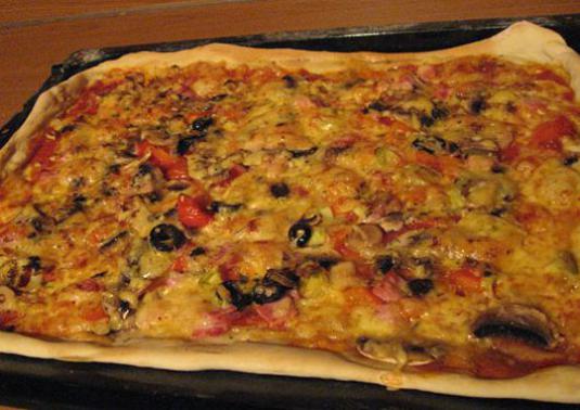 Hoe pizza in de oven koken?