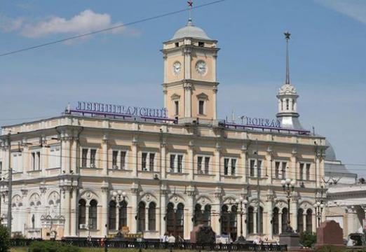 Hoe kom je bij het Leningradskiy treinstation?