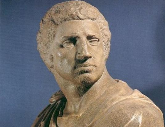 Wat was de naam van de goede vriend van Julius Caesar die hem verraadde?